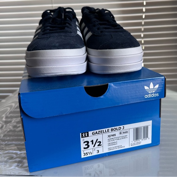 Brand new with box Adidas Gazelle Bold J Dark Blue Sneakers - Picture 2 of 2